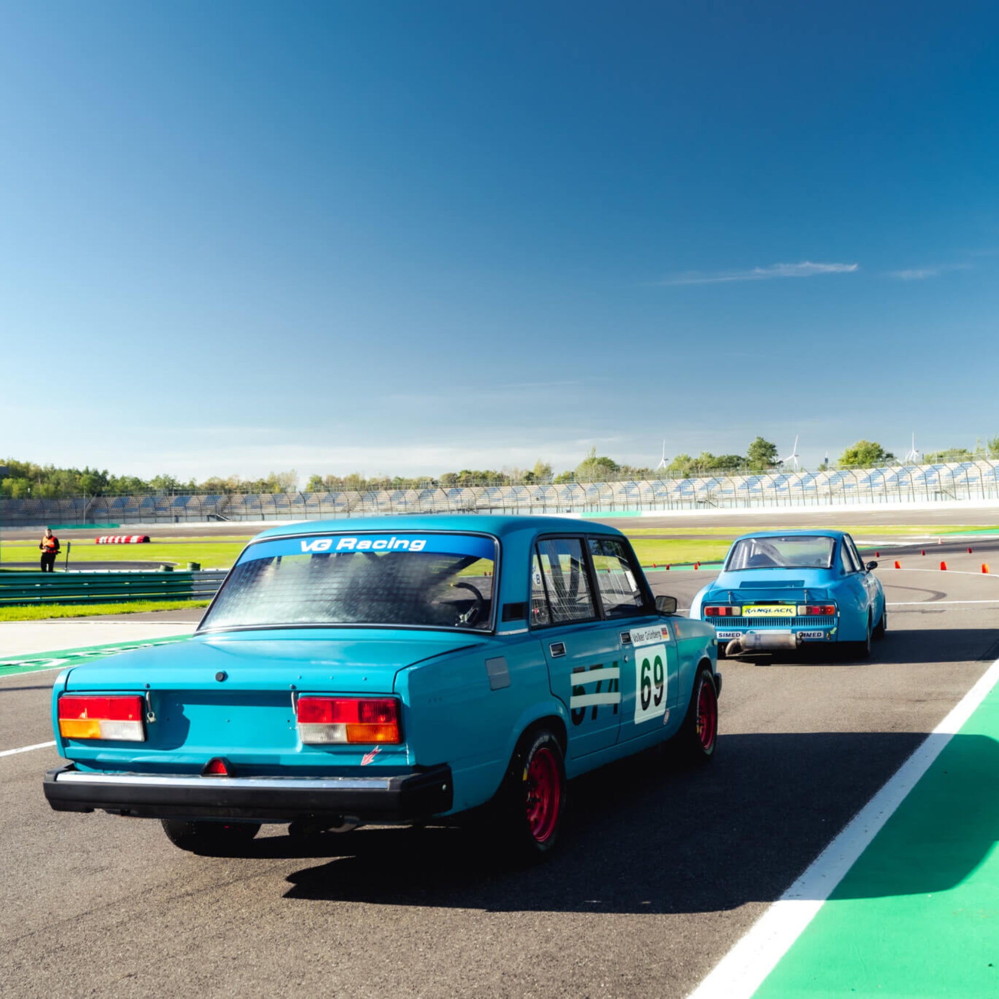 Historische Rennfahrzeuge beim  Oldtimer Trackdays während der DEKRA Klassik Tage auf der Grand-Prix-Strecke des DEKRA Lausitzrings