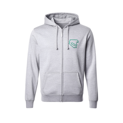 Hellgrauer DEKRA Lausitzring Zip Hoodie mit grünem Streckenlogo auf der Brust, Kapuze, Reißverschluss und Kängurutaschen – offizielles DEKRA Lausitzring Merchandise.