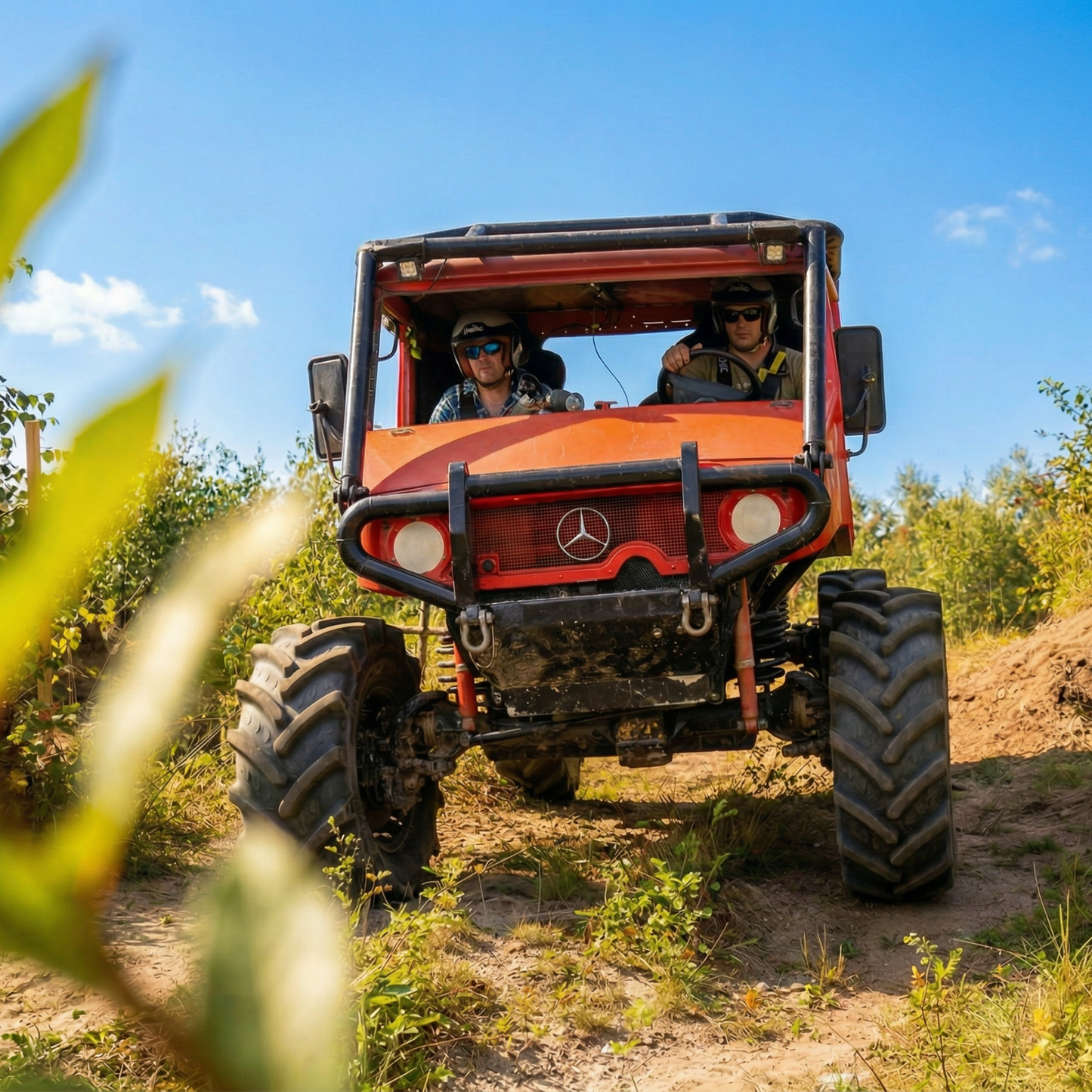 Offroad Truck im Gelände des DEKRA Lausitzring während der Europameisterschaft im Truck Trial im Rahmen des Truck und Country Festivals auf dem DEKRA Lausitzring