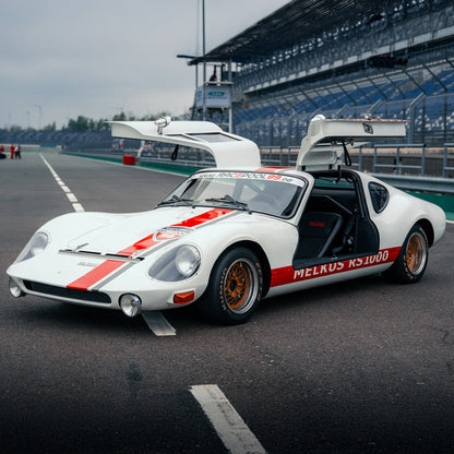 Melkus RS 1000 als Renntaxi während der DEKRA Klassik Tage auf der Grand-Prix-Strecke des DEKRA Lausitzrings buchen.
